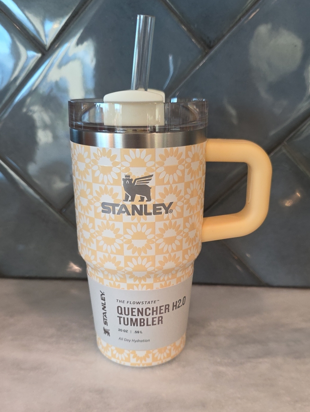 Stanley Quencher H2.0 Tumbler 20oz In Butter Sunflower